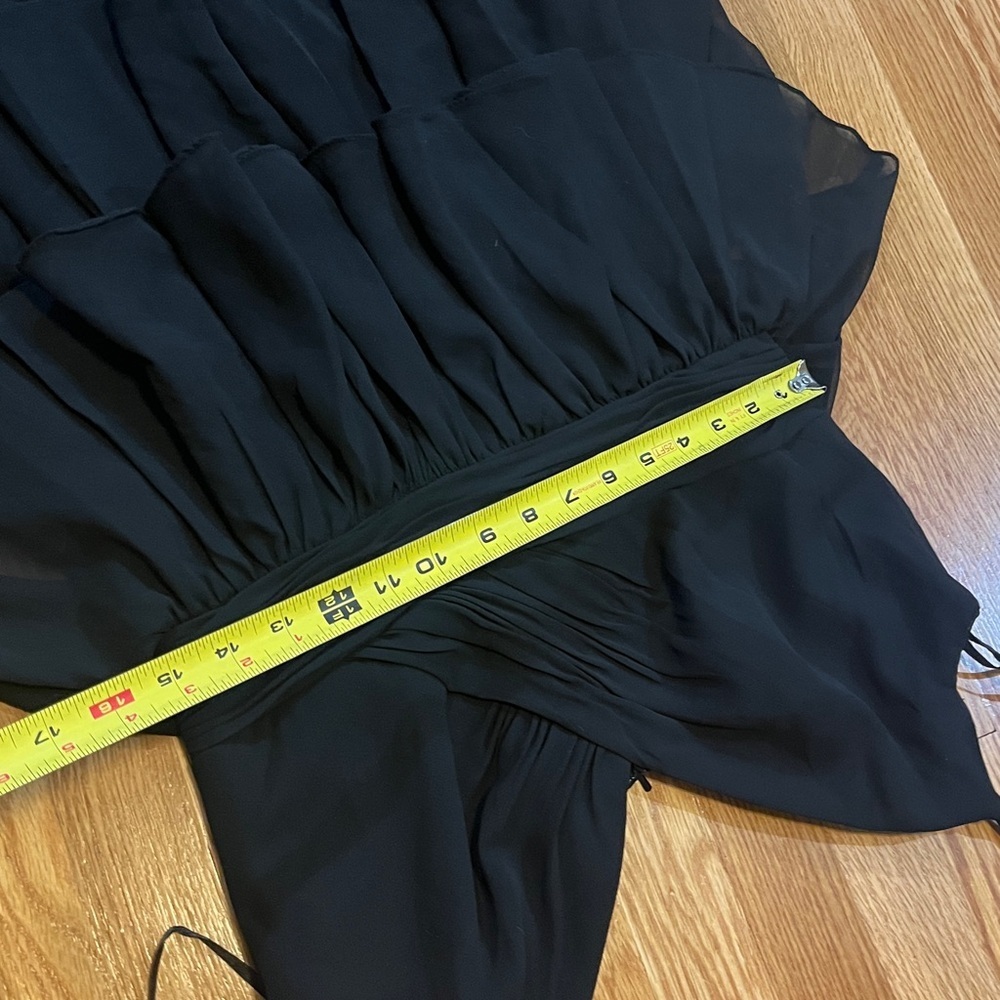 Mac Duggal Black V-Neck Gown with Ruffled Skirt Size 8 NWOT - Picture 7 of 17